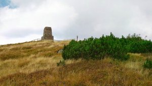 Vrbatovo návrší, Mohyla Hanče a Vrbaty